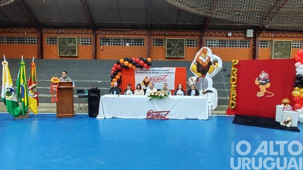 Brigada Militar forma 48 alunos no Proerd em Pinhal