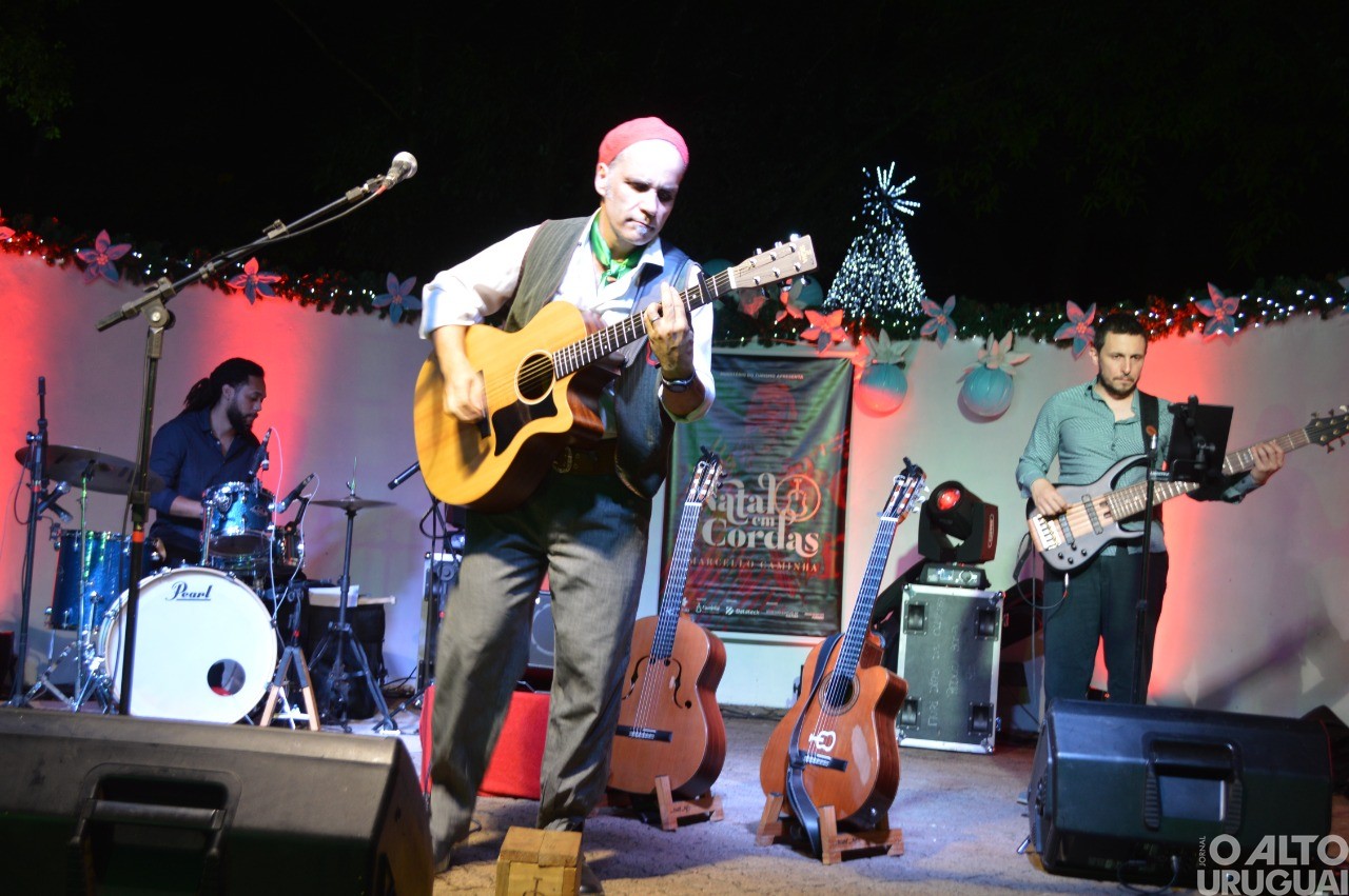 Acendimento de luzes marca a abertura do Natal em Rodeio Bonito