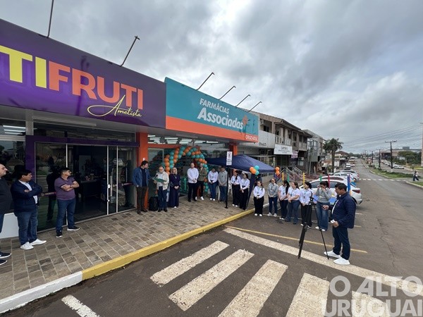 Inaugurada Farmácias Associadas Cruz Azul em Ametista do Sul
