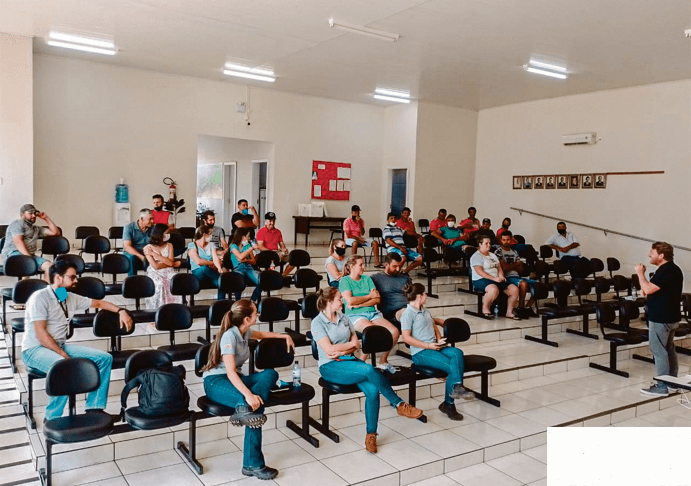 Cristal do Sul: Seara Alimentos e AES Saúde Animal promovem encontro