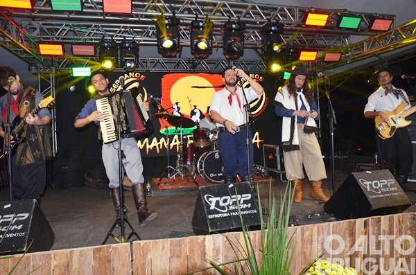 Show com Os Serranos movimenta Pinheirinho do Vale