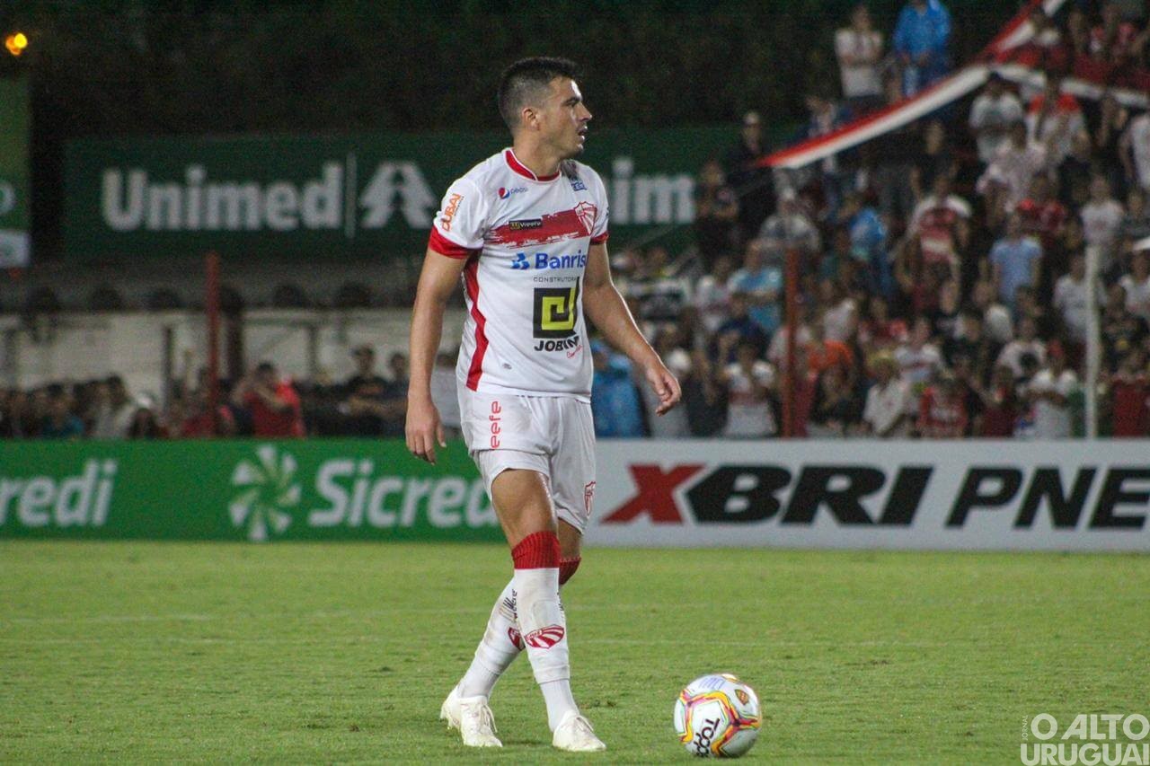 Lateral-direito Itaqui é novo reforço do União-FW