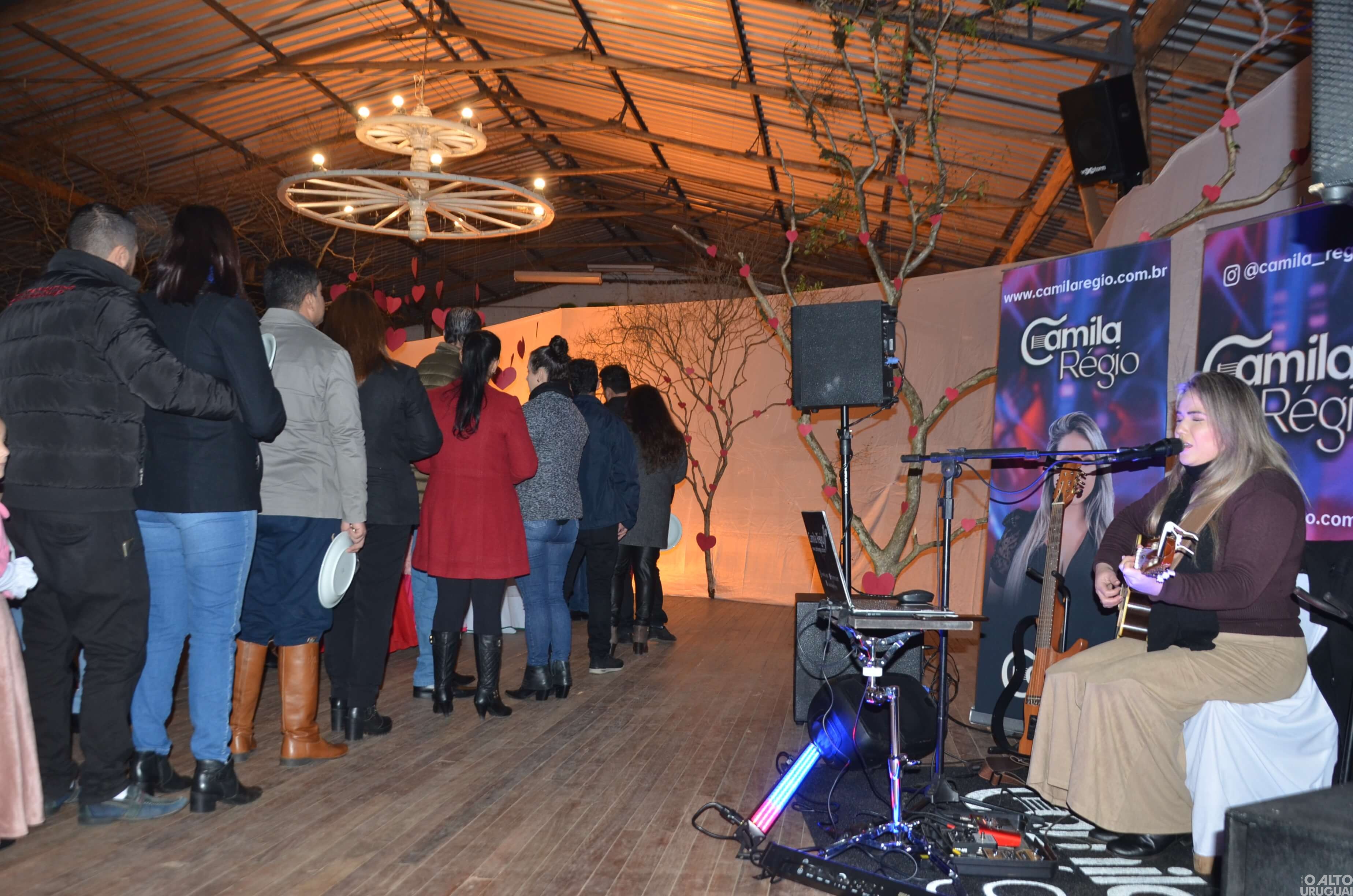 Noite do Galanteio reúne casais no CTG Rodeio da Querência