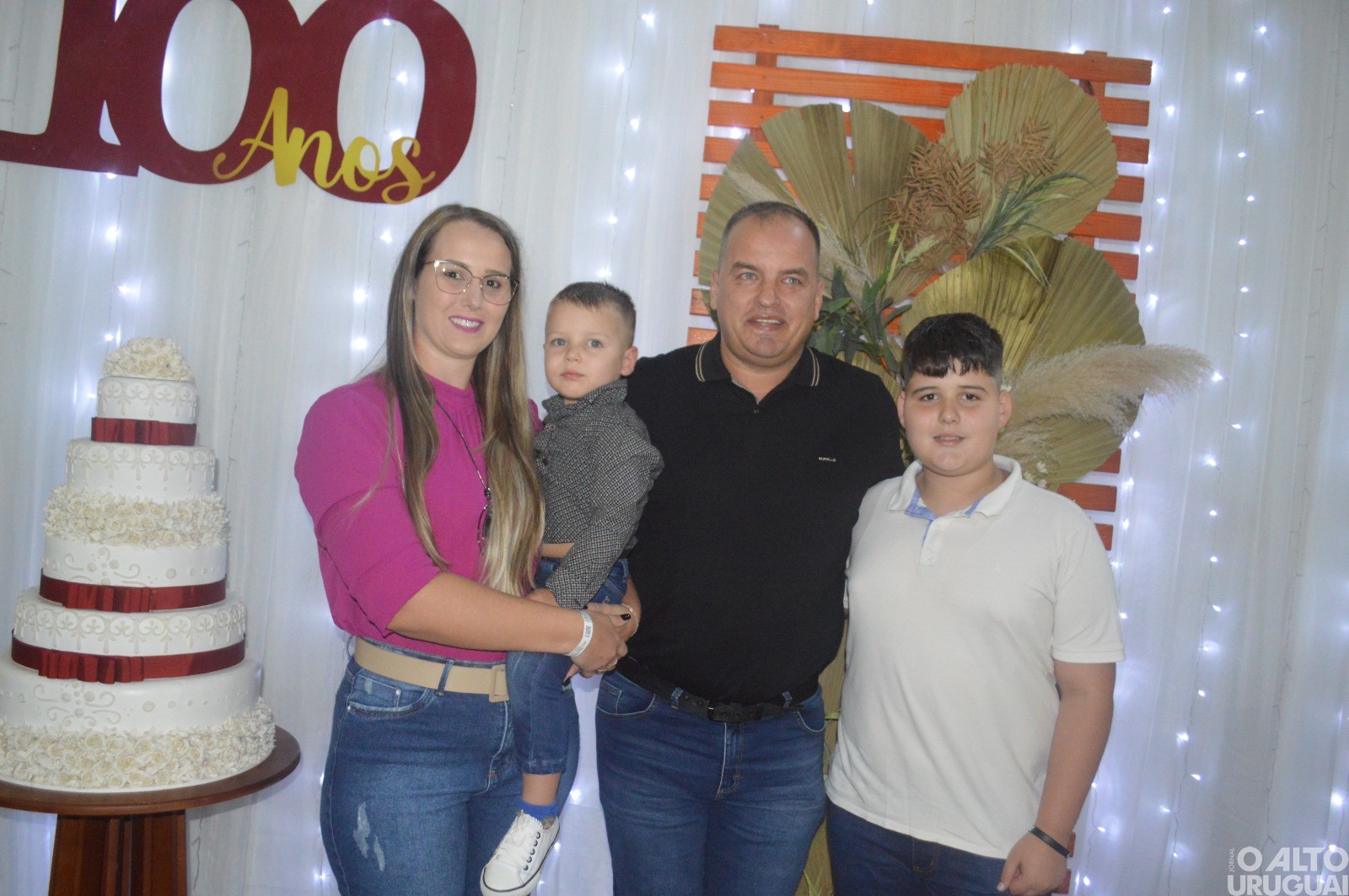 Centenas de pessoas participam das comemorações dos 100 anos de São João do Porto