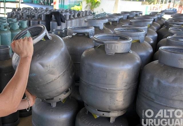 Câmara dos Deputados aprova auxílio gás para famílias carentes