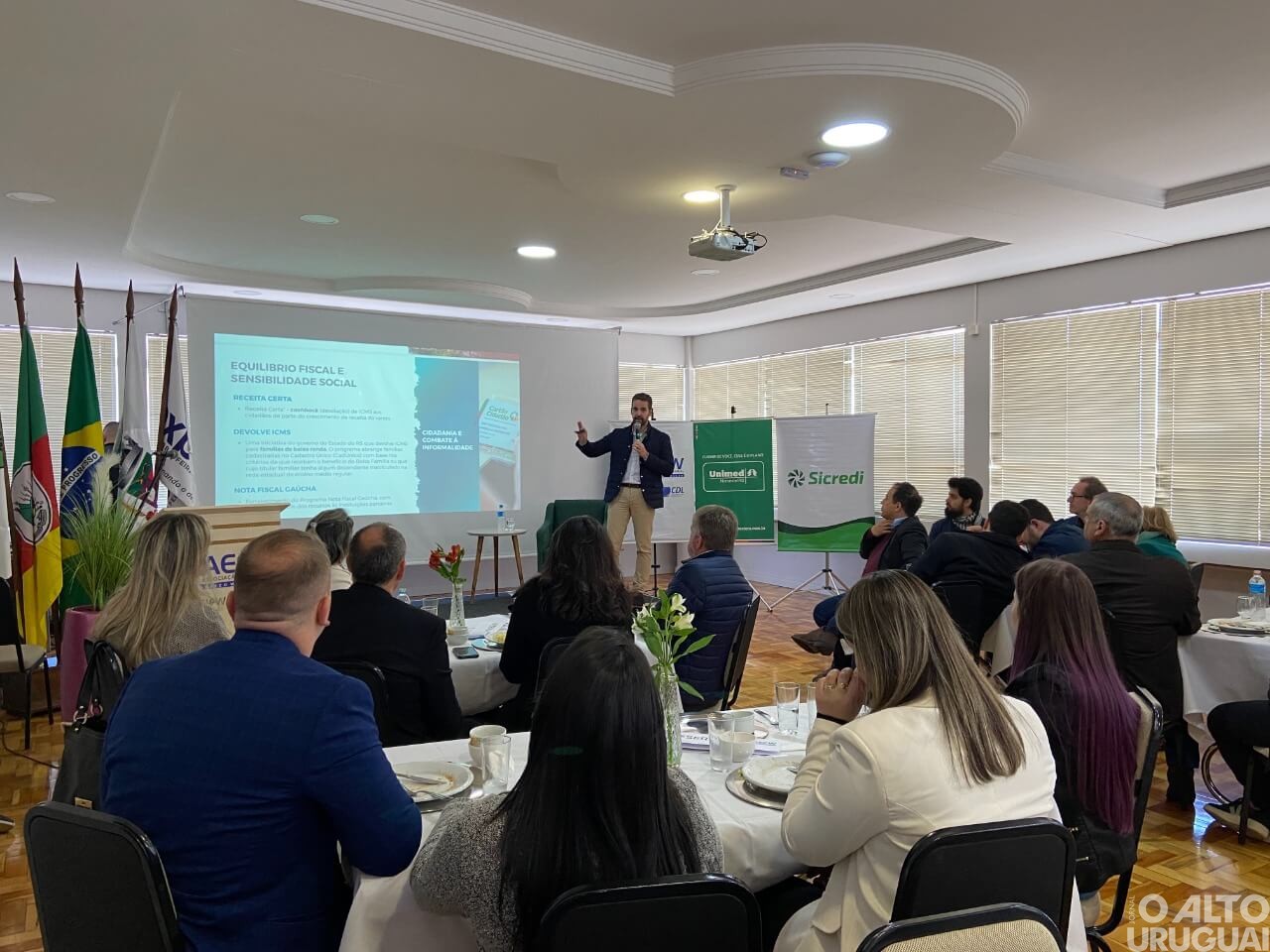 Eduardo Leite apresenta propostas para a região durante evento em FW