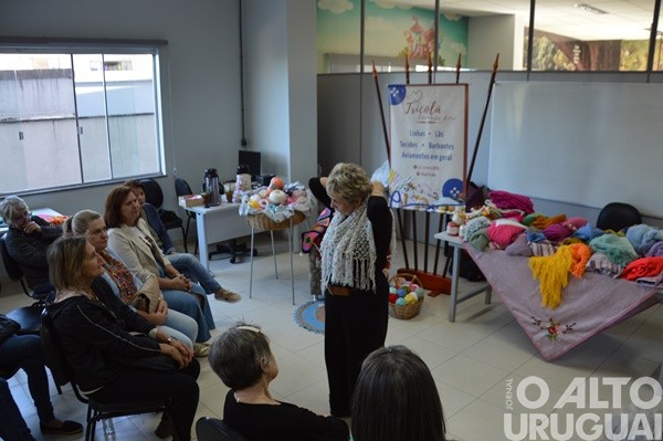 Tricolã promove workshop de tricô e crochê em FW