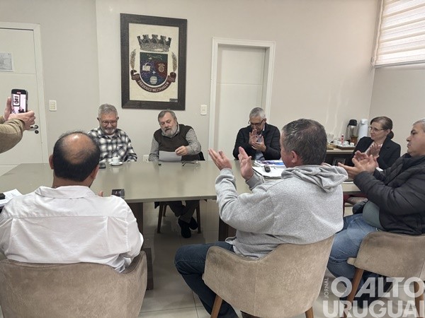 Deputado Luiz Carlos Busato visita FW e repassa emenda de R$ 330 mil ao município