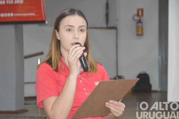 Evento realizado pela Creluz em Pinhal marca o Dia da Árvore