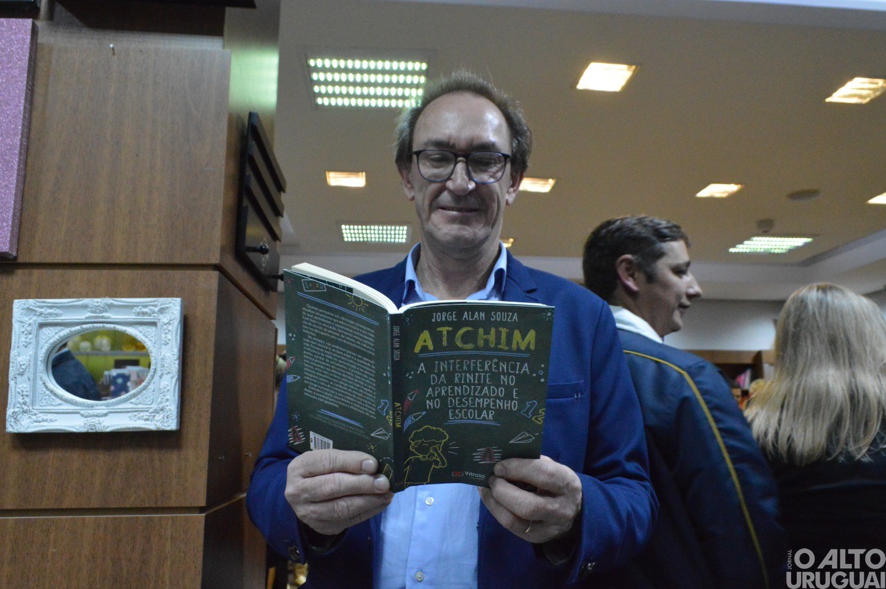 Médico Jorge Alan Souza recebe convidados para lançamento de seu livro