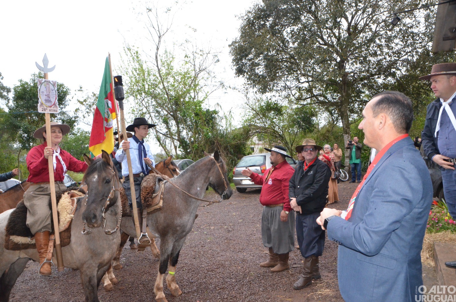 Pinheirinho do Vale celebra a chegada da Chama Crioula