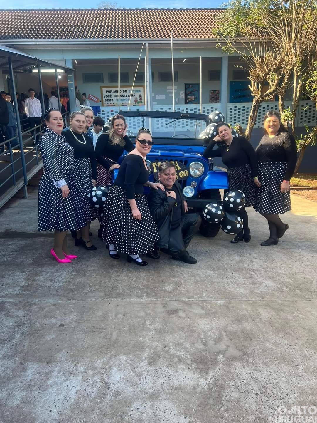 Escola 14 de Maio realiza 1ª Festa dos Anos 60 em Vicente Dutra