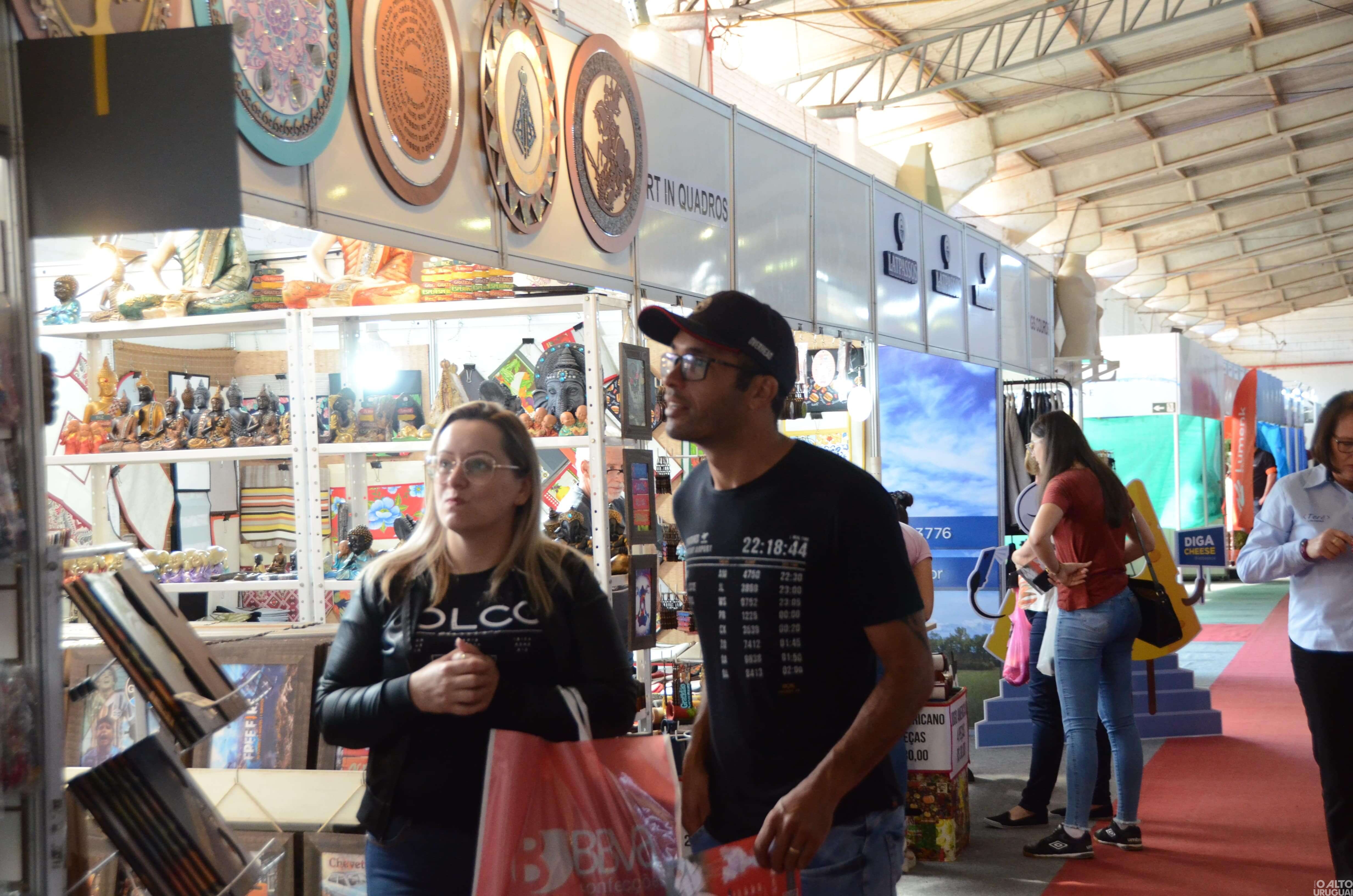 Pavilhões abrem para exposição na Expofred 2022