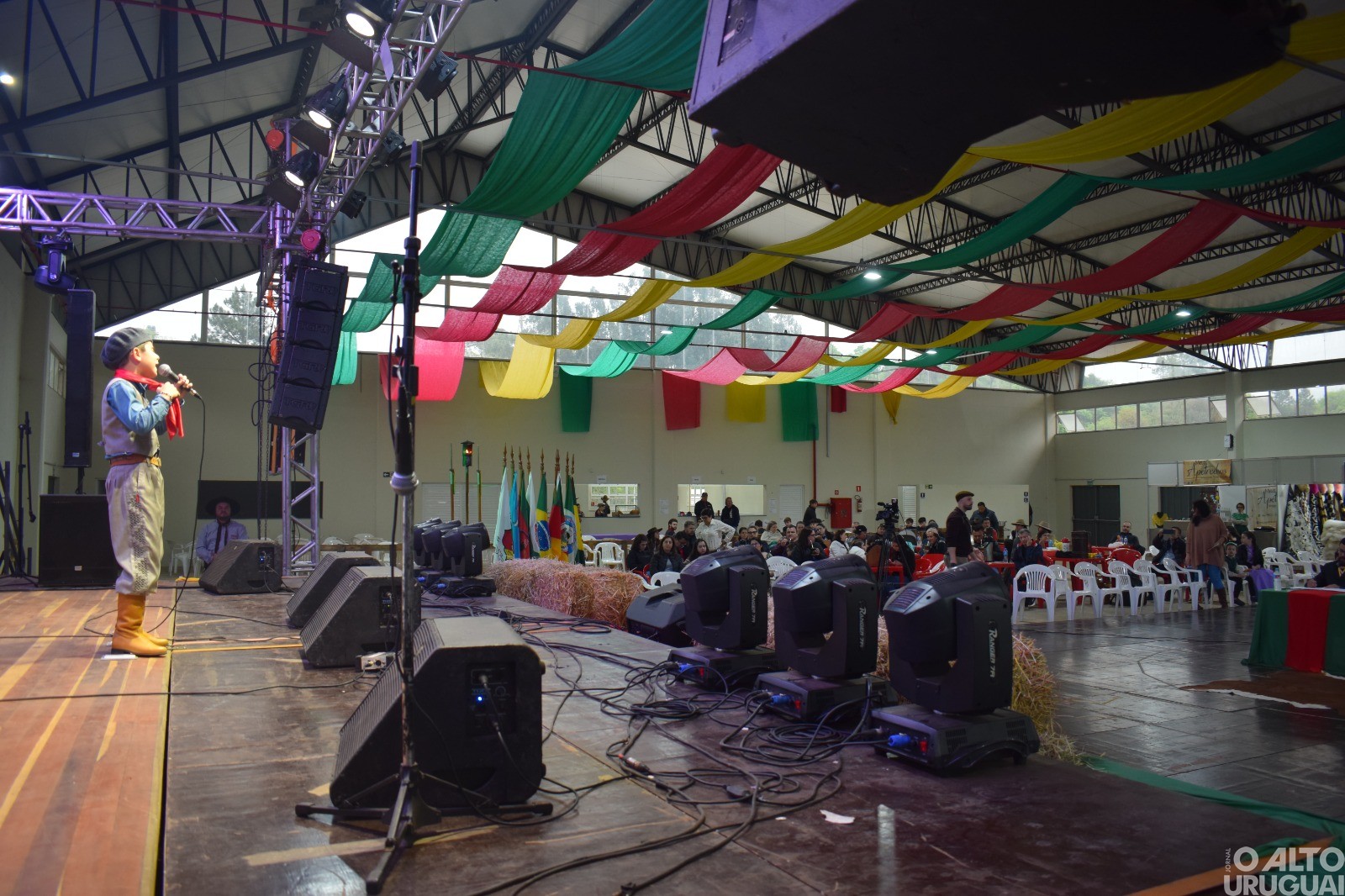 9º Canto do Barril encanta público durante Semana Farroupilha de FW