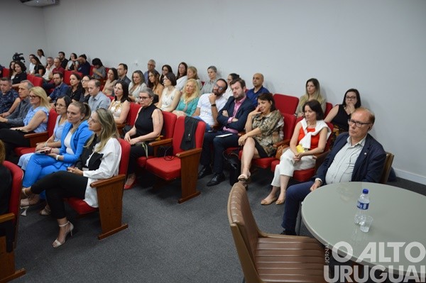 Campus UFSM/FW celebra 18 anos de história com homenagens e confraternização