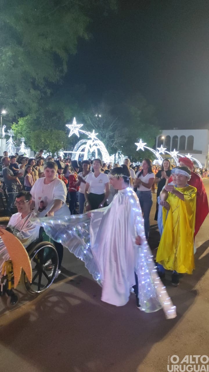 2º Magia do Natal de Seberi surpreende o público com desfile natalino e chegada do Papai Noel