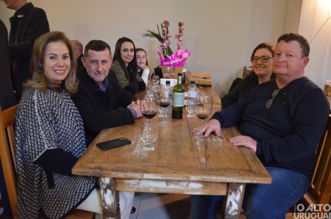 Rotary Club FW Barril e Interact empossam novas diretorias