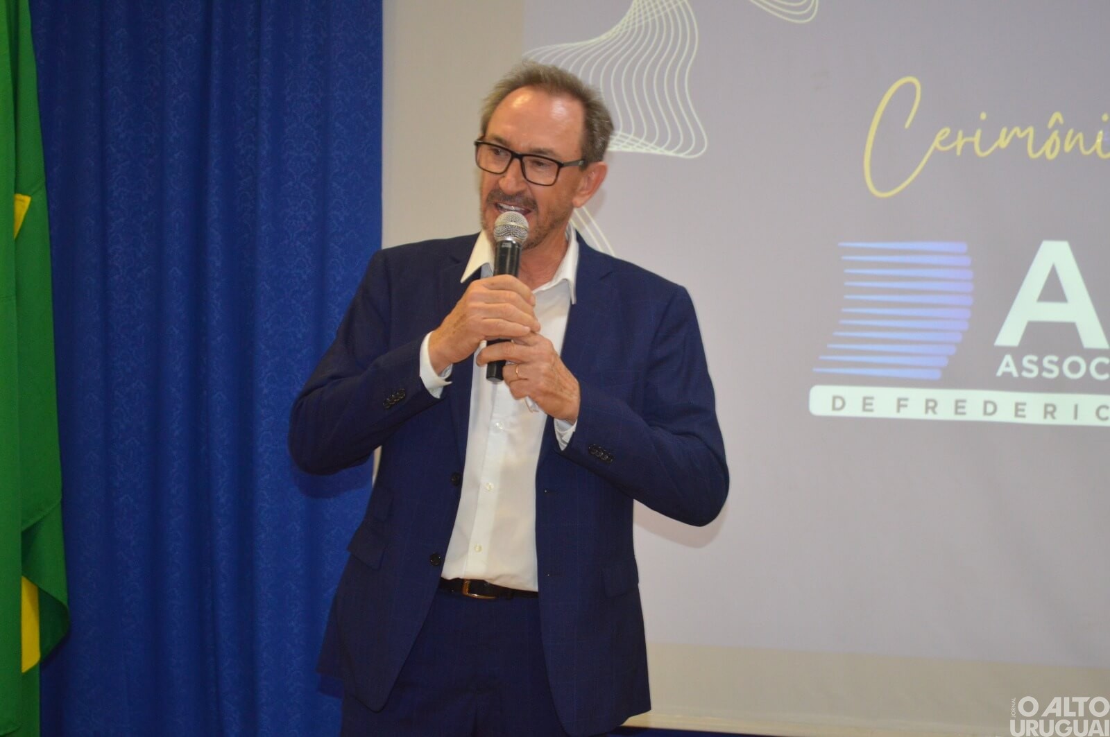 Novos membros da diretoria da AEFW são empossados