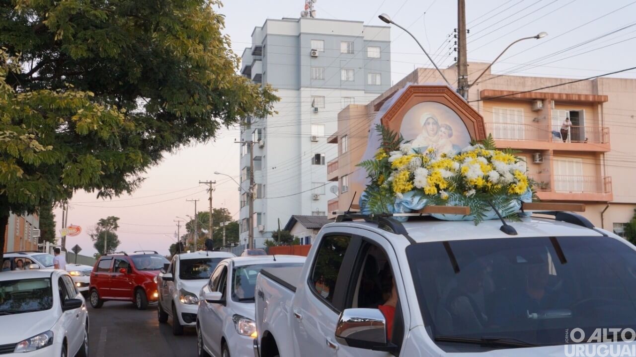 Carreata do Movimento de Schoenstatt arrecada doações para entidades de FW