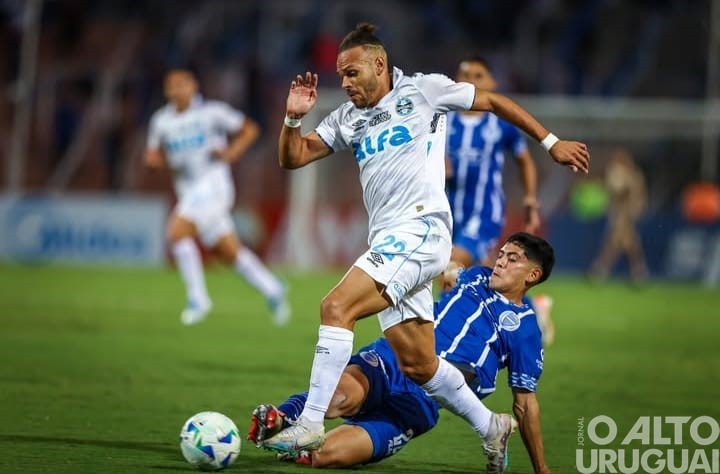 Grêmio empata com o Godoy Cruz na estreia de Mano Menezes