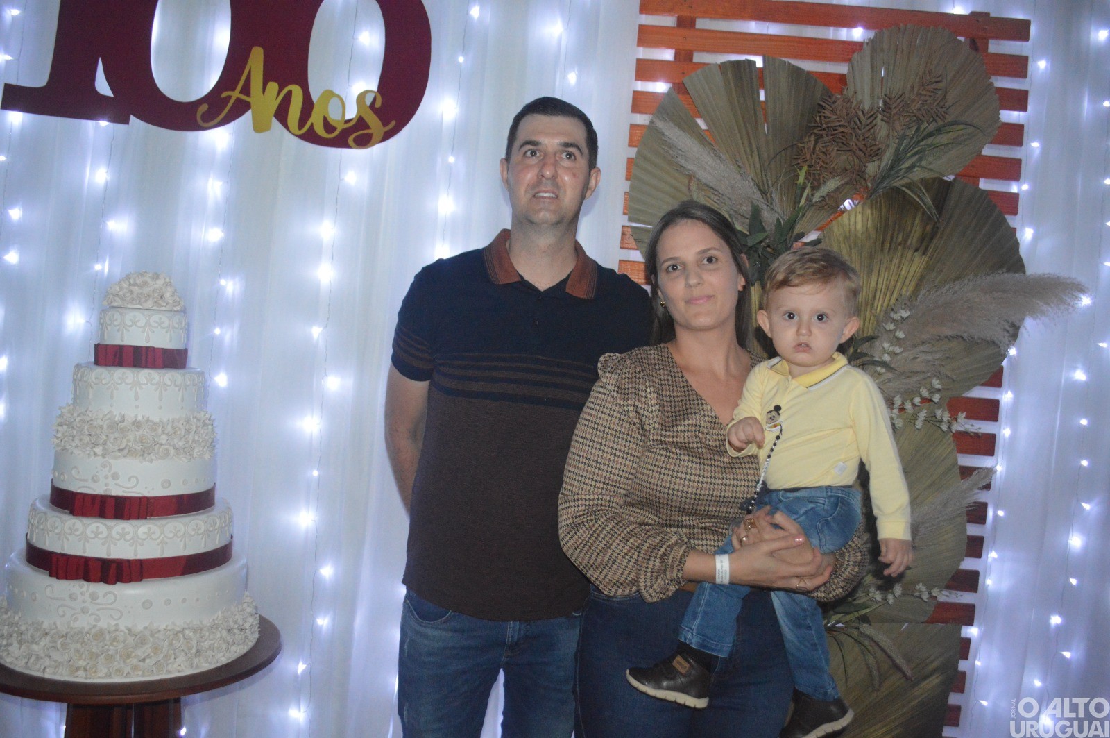 Centenas de pessoas participam das comemorações dos 100 anos de São João do Porto