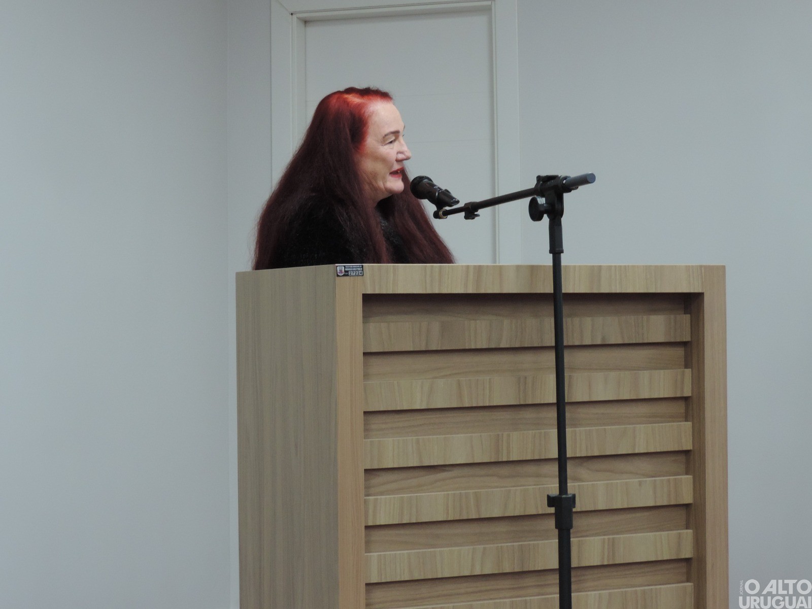 Poder Legislativo homenageia primeira mulher vereadora de FW