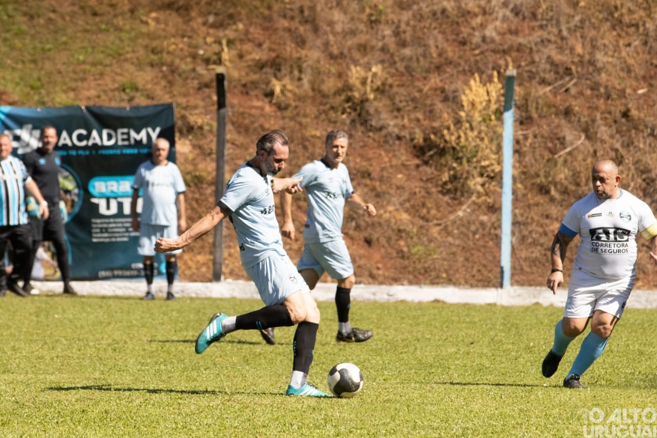 Amistoso com a presença de ex-jogadores do Grêmio é realizado em FW