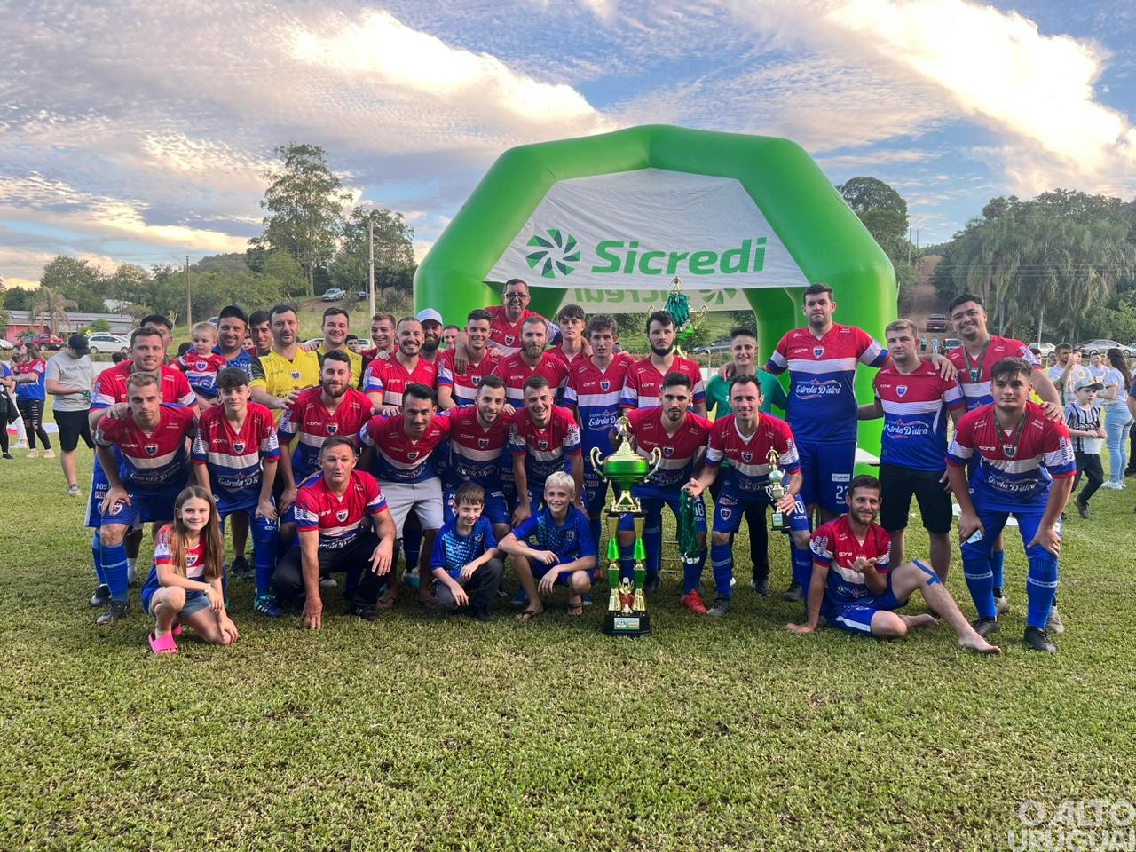 Pinhalense e União Cerrograndense são campeões da Taça Sicredi