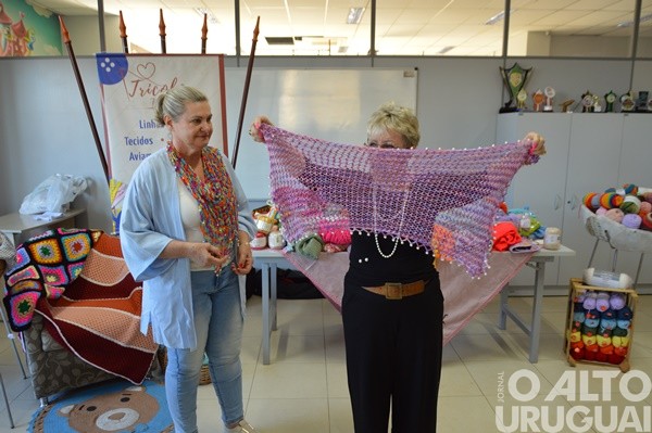 Tricolã promove workshop de tricô e crochê em FW