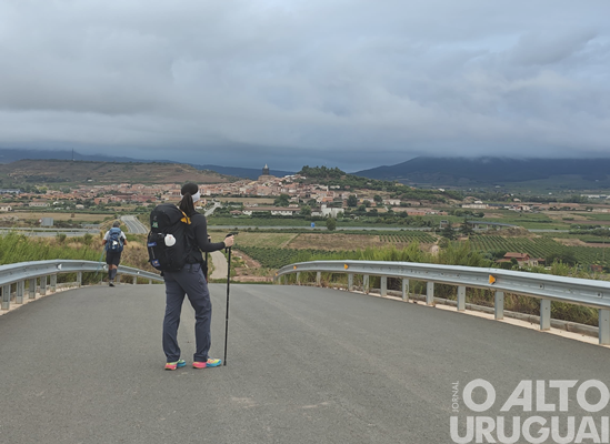 Servidora da UFSM/FW percorre trajeto do Caminho de Santiago Francês