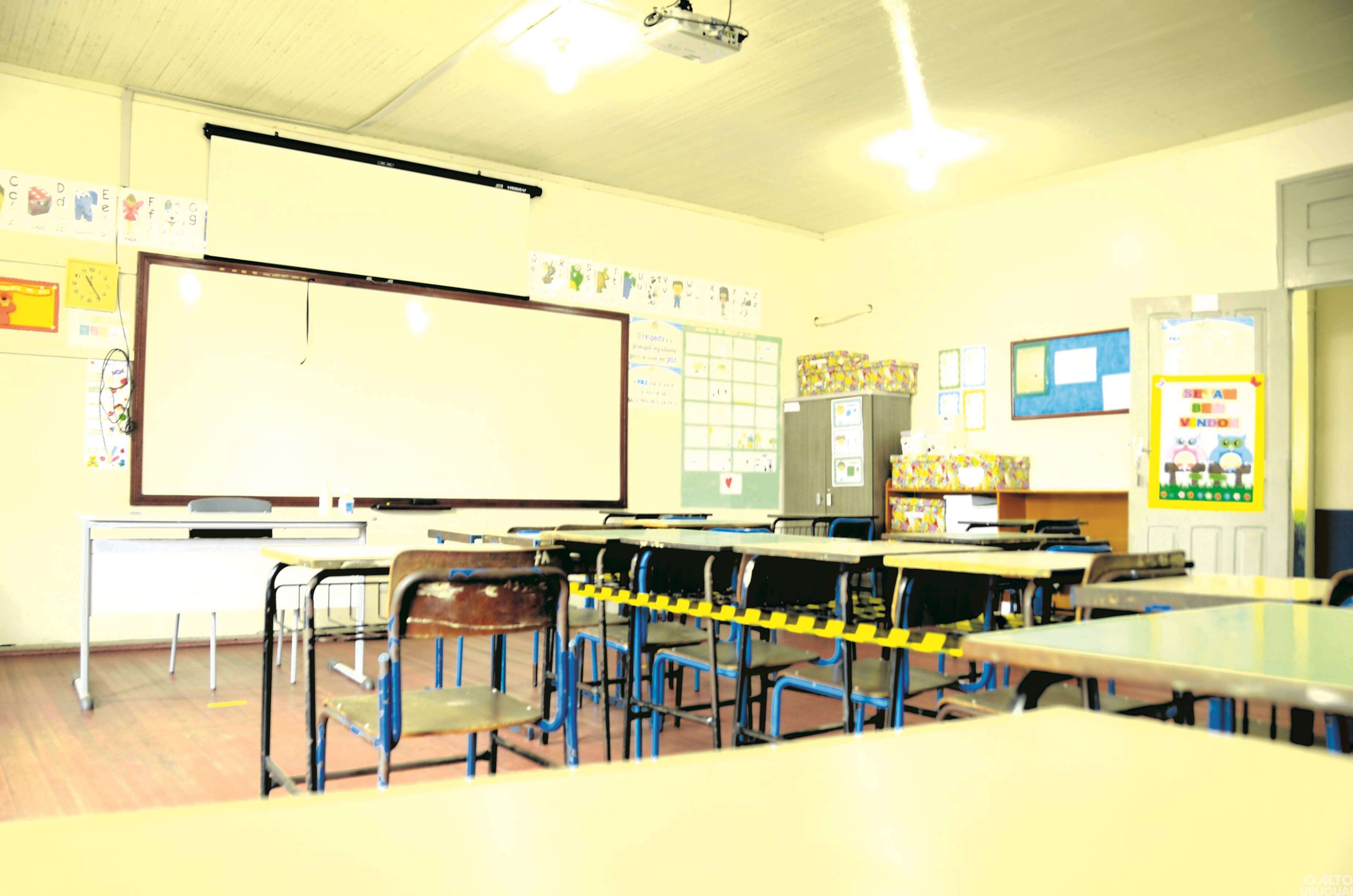 Governo do RS contrata professores de português e matemática