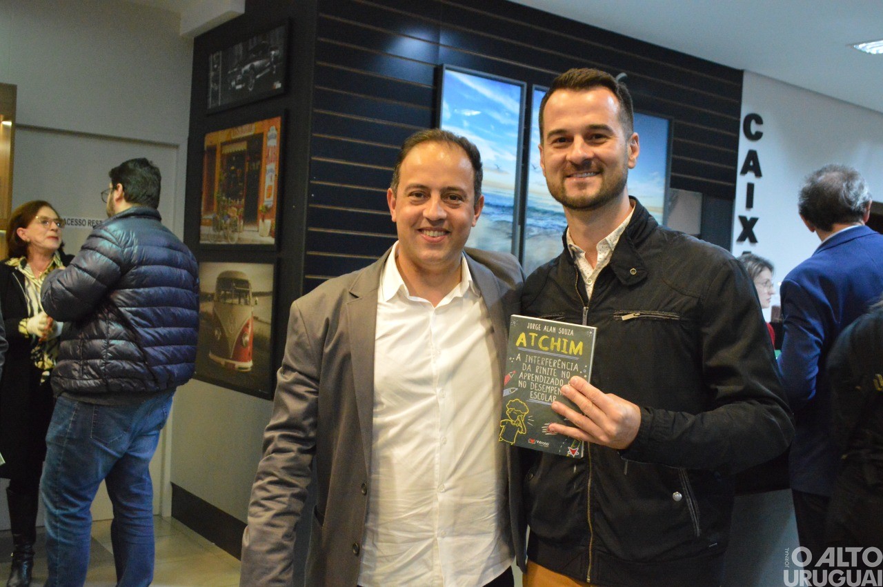 Médico Jorge Alan Souza recebe convidados para lançamento de seu livro