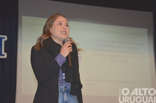 Seminário sobre o Autismo reúne mais de 300 pessoas em FW