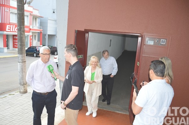 Orlando Girardi vota no Clube Harmonia