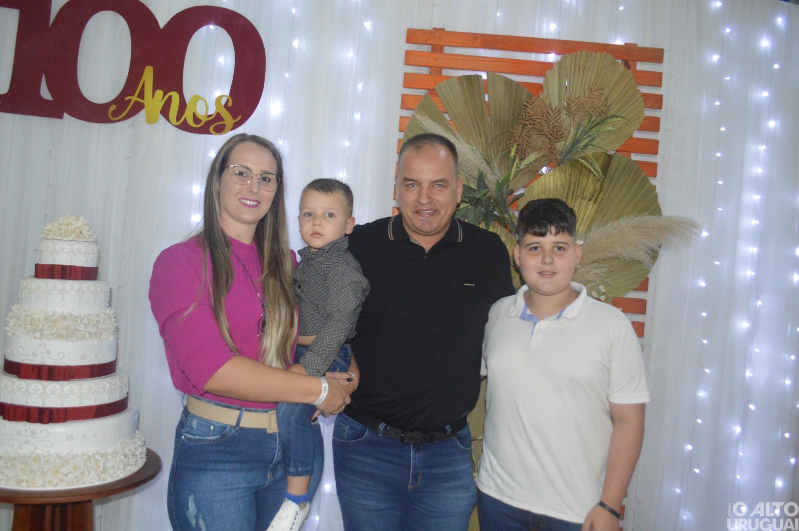 Centenas de pessoas participam das comemorações dos 100 anos de São João do Porto