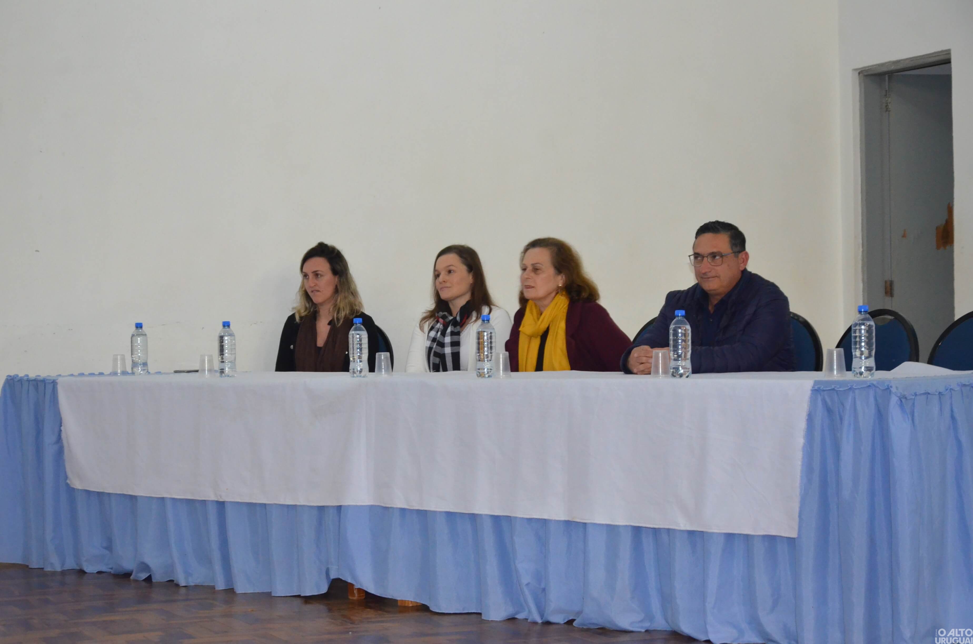 Três estudantes são premiadas na final municipal do Oratória nas Escolas em Rodeio Bonito