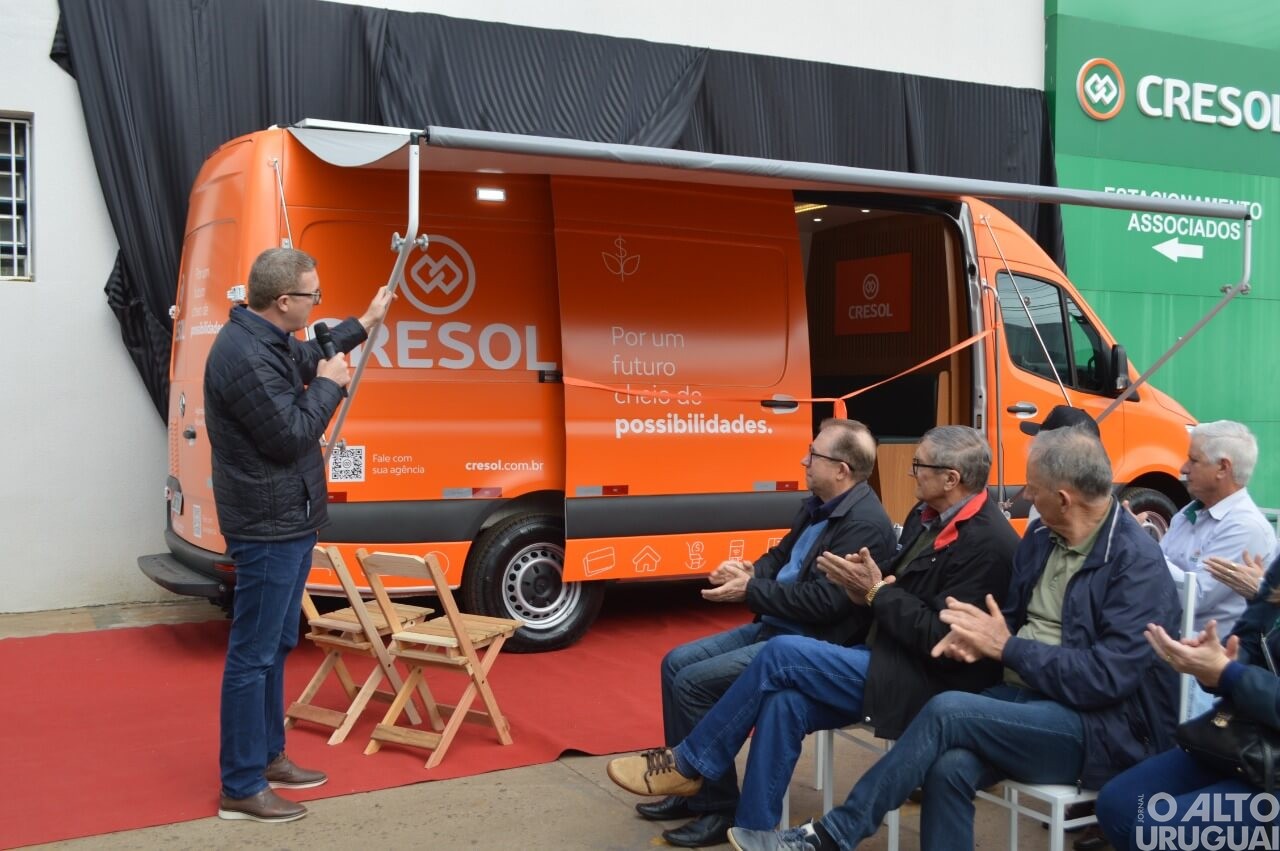 Cresol lança primeira agência móvel da instituição