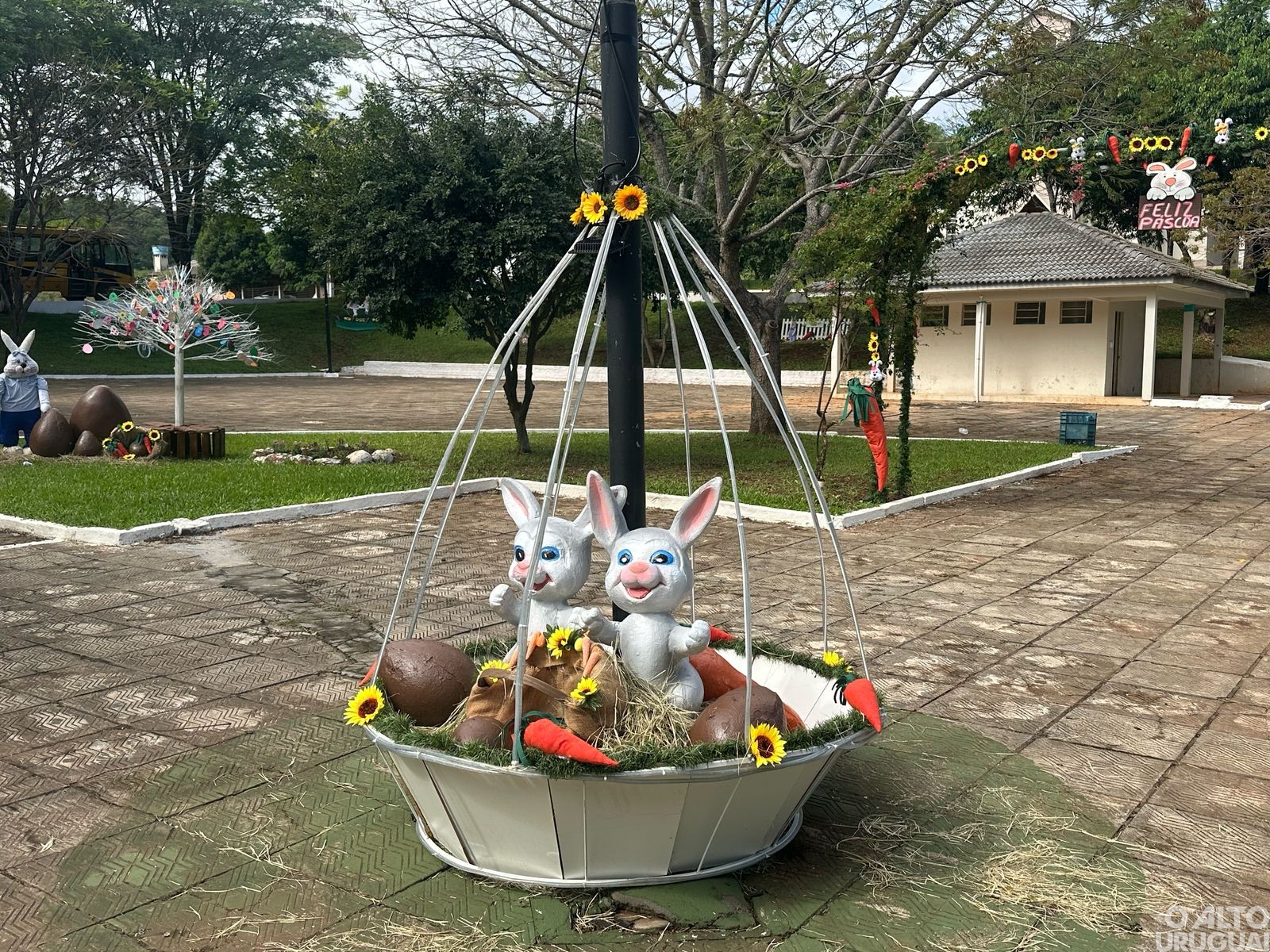 Cristal do Sul recebe ornamentação de Páscoa