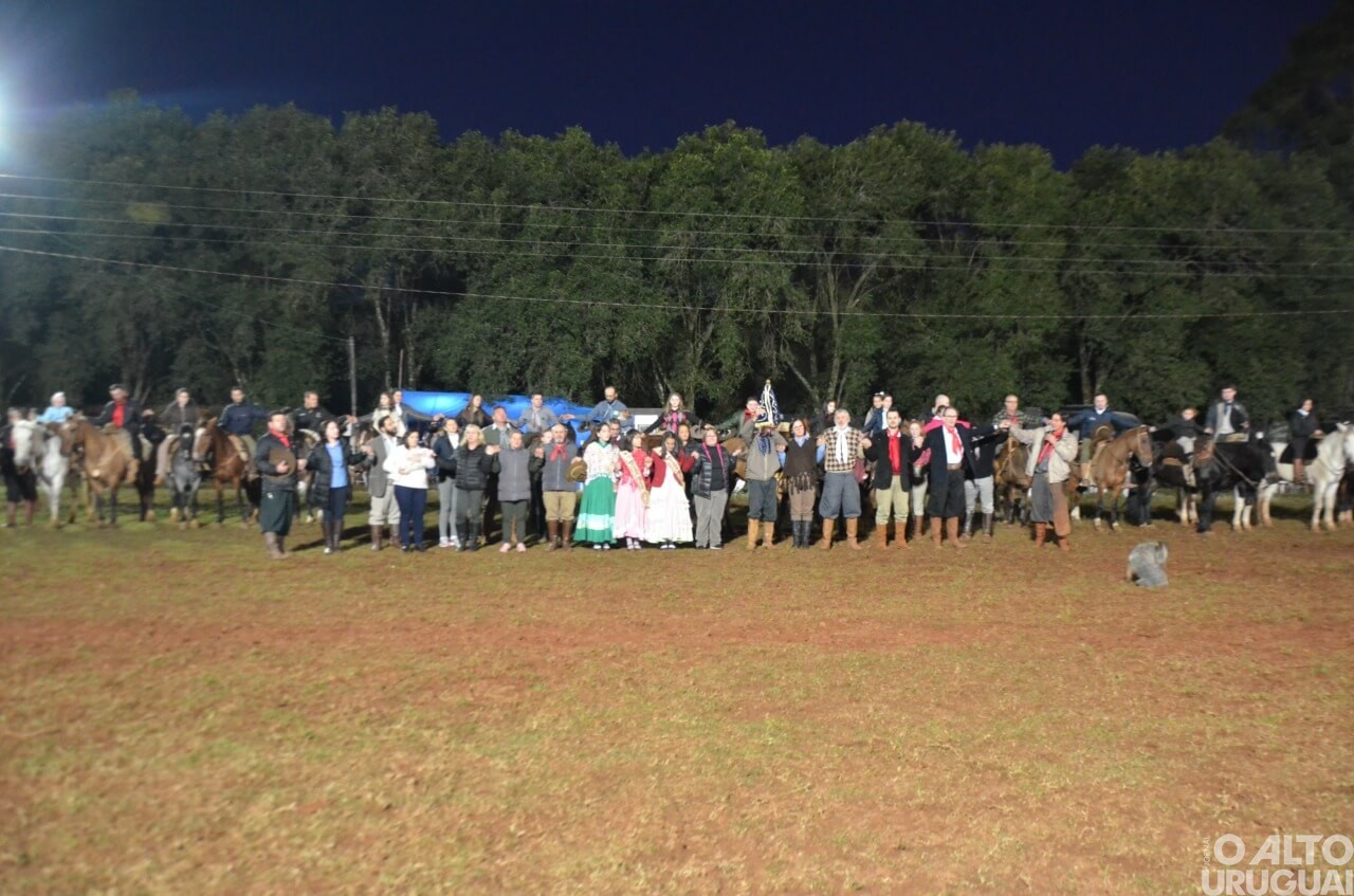 Oração da Ave-Maria marca abertura oficial do Rodeio Crioulo de FW