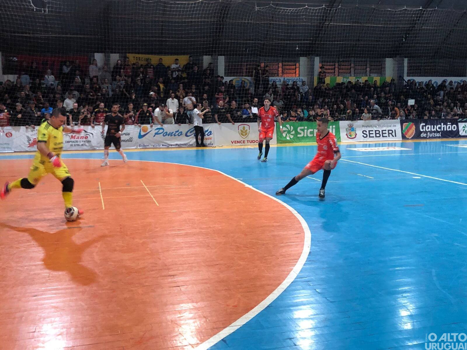 Afucs derrota o Atlec e abre vantagem