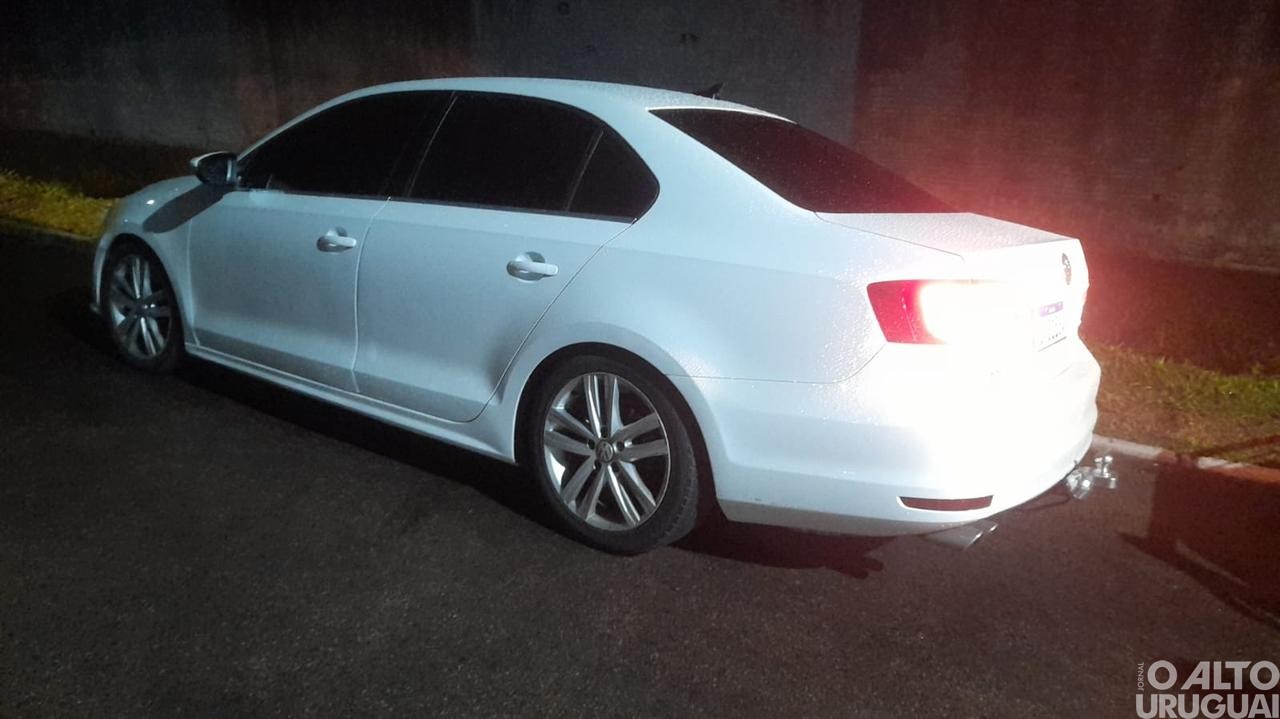 Casal suspeito de extorsão a adolescente de FW é preso no litoral