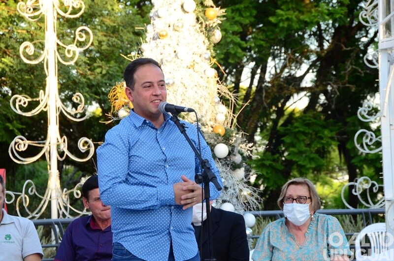 Lideranças de vários municípios prestigiam abertura da 1ª Feira Regional das Agroindústrias