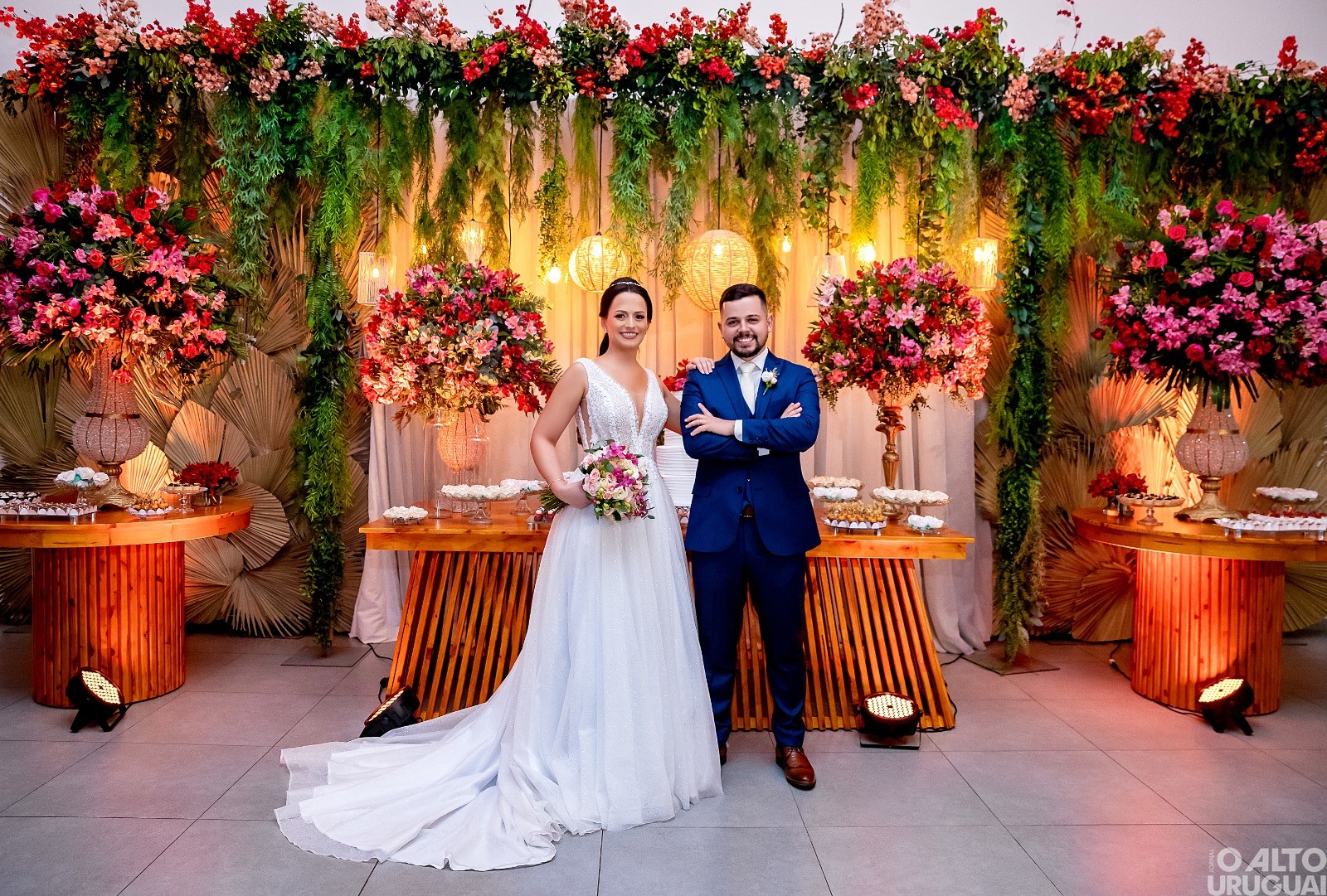 Vanessa Piton e Guilherme Barcarolo Ribeiro trocaram alianças em linda cerimônia na Catedral de FW