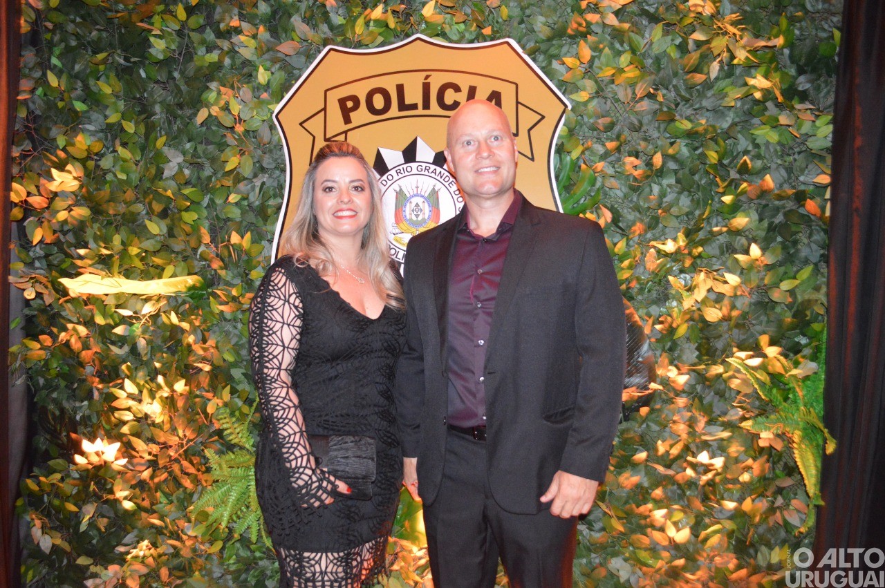Baile Golden Night da 14ª DRPI homenageia parceiros da Polícia Civil na região