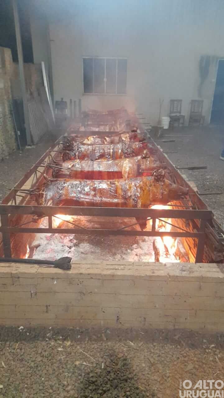 Taquaruçu do Sul: 20ª Festa do Leitão no Rolete reúne um grande público