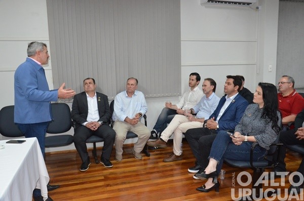 Amng realiza reunião de prefeitos durante Festiplan em Planalto