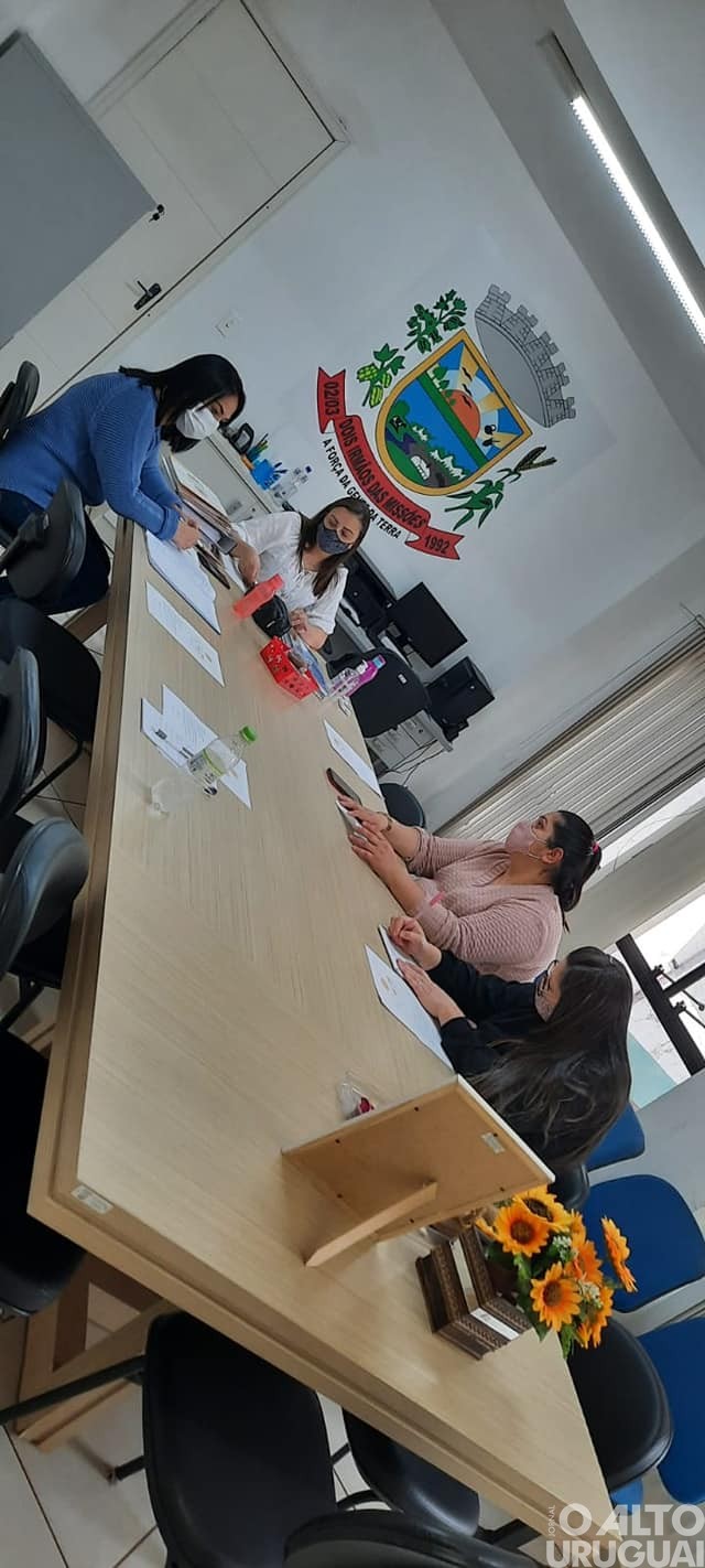 Smecdt realiza encontro com coordenadoras pedagógicas em Dois Irmãos das Missões