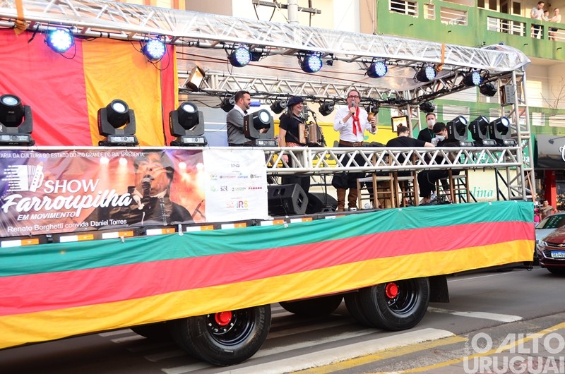 Renato Borghetti e Daniel Torres apresentam show farroupilha em FW