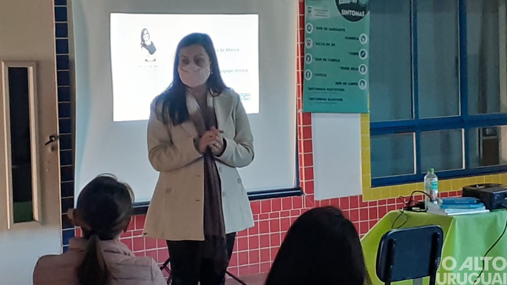 Professores de séries iniciais recebem formação