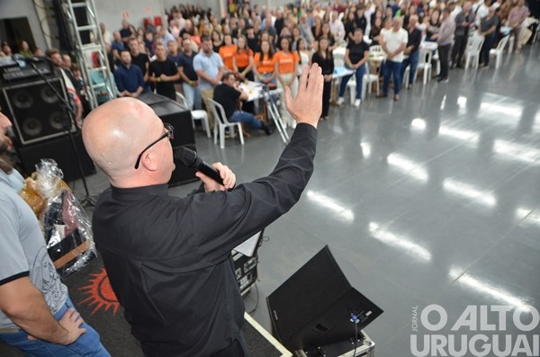 Jantar anual do CLJ reúne cerca de mil pessoas em Palmitinho